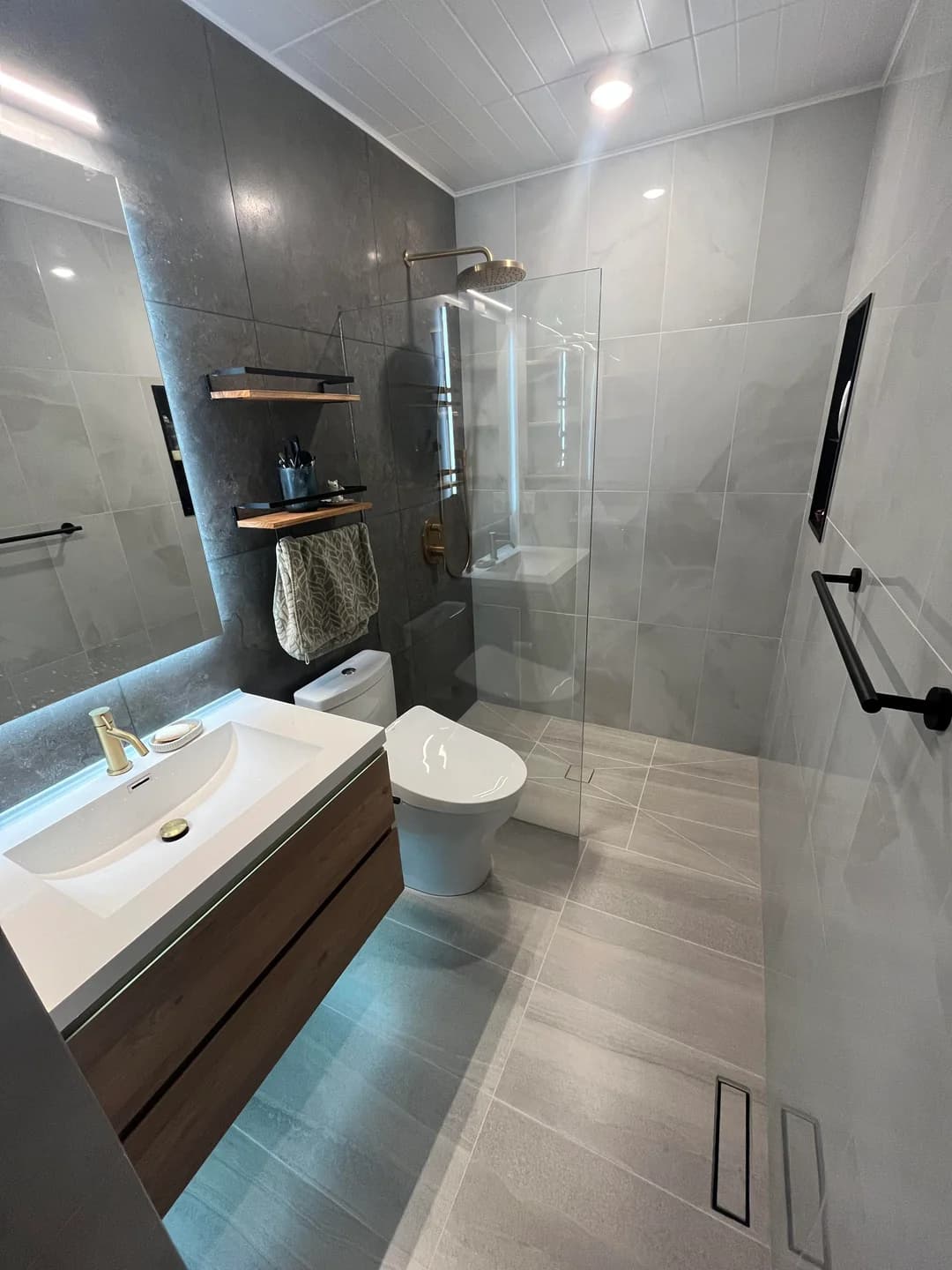 Bathroom after renovation 3